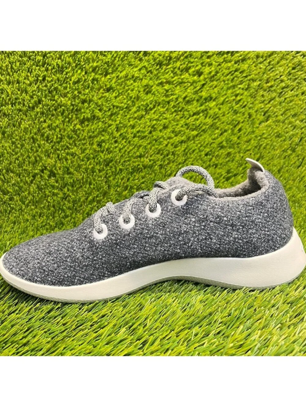 Allbirds Wool Runners Womens Size 9 Gray White Running Walking Shoes Sneakers